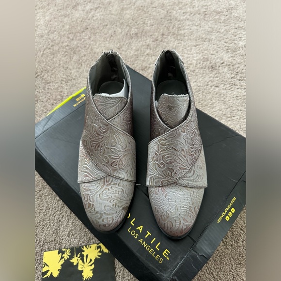NEW in box Very Volatile Booties - Picture 4 of 6